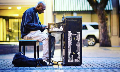 Piano Push Play